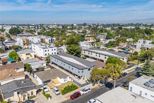 5743 Case, North Hollywood, CA 91601