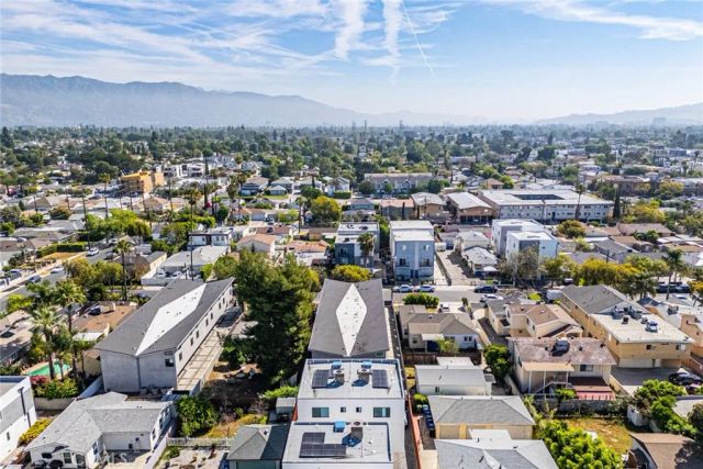 5743 Case, North Hollywood, CA 91601