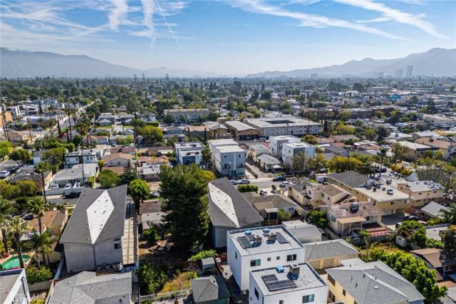 5743 Case, North Hollywood, CA 91601