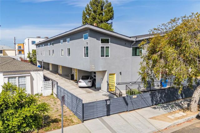 5743 Case, North Hollywood, CA 91601