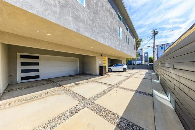 5743 Case, North Hollywood, CA 91601