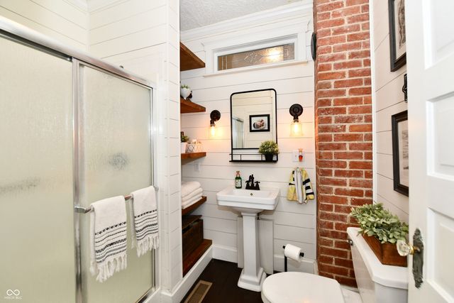 379 Euclid Avenue, Greenwood, IN 46142