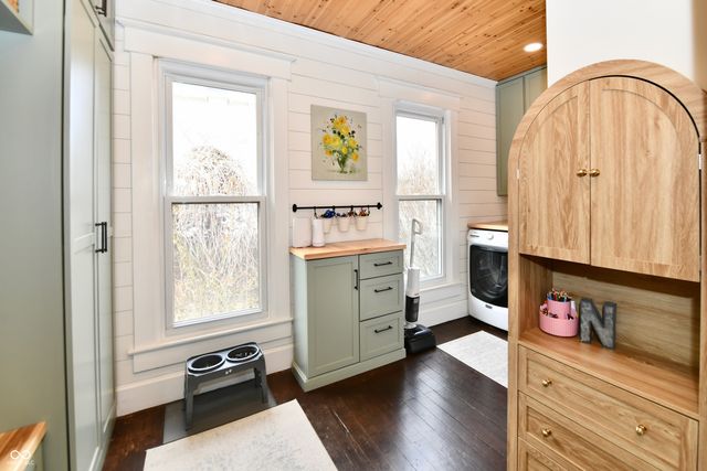 379 Euclid Avenue, Greenwood, IN 46142