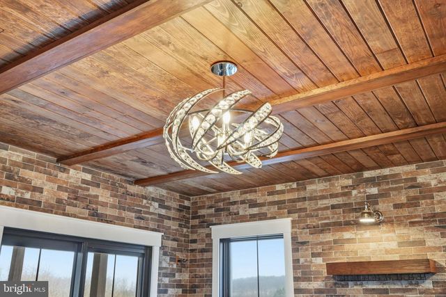 176 FENSTERMAKER RD, Kutztown, PA 19530