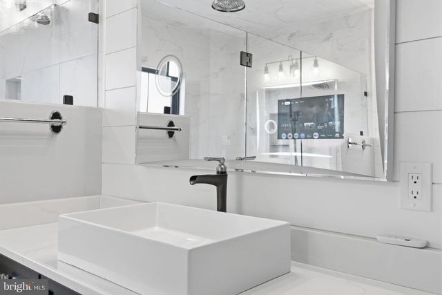 176 FENSTERMAKER RD, Kutztown, PA 19530