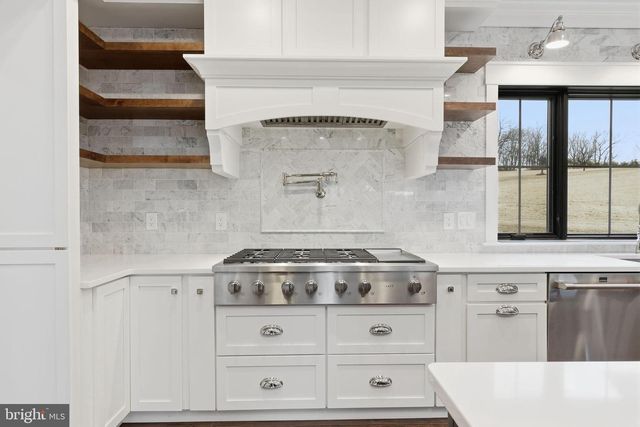 176 FENSTERMAKER RD, Kutztown, PA 19530