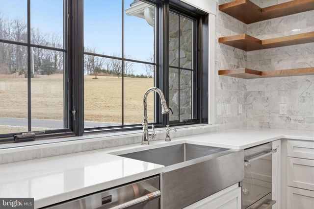 176 FENSTERMAKER RD, Kutztown, PA 19530