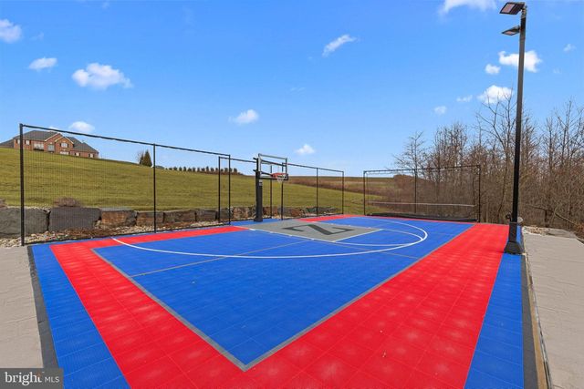 176 FENSTERMAKER RD, Kutztown, PA 19530