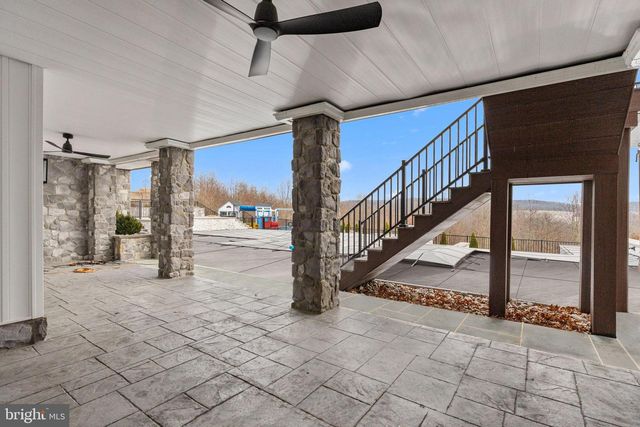 176 FENSTERMAKER RD, Kutztown, PA 19530