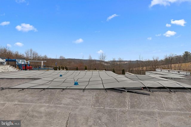 176 FENSTERMAKER RD, Kutztown, PA 19530