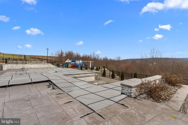 176 FENSTERMAKER RD, Kutztown, PA 19530