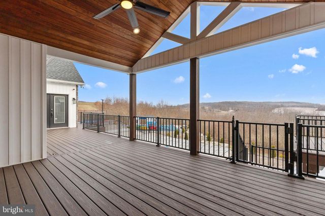 176 FENSTERMAKER RD, Kutztown, PA 19530