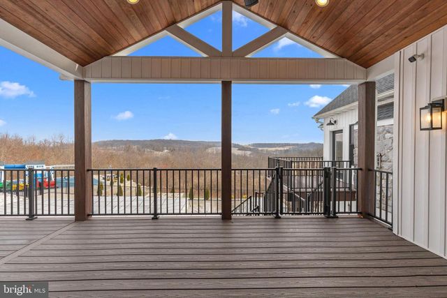 176 FENSTERMAKER RD, Kutztown, PA 19530