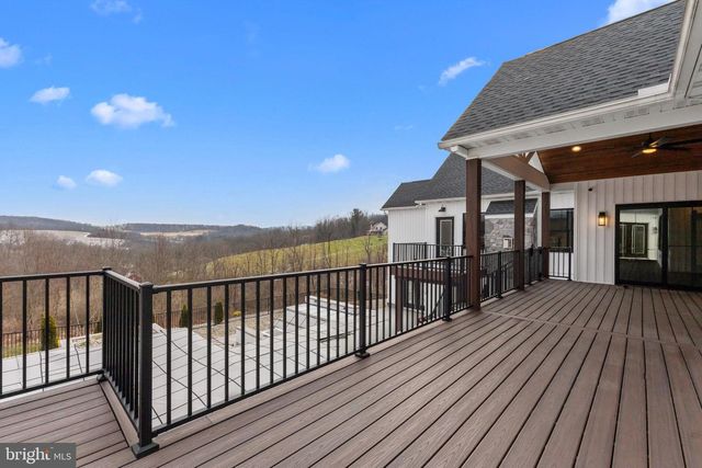 176 FENSTERMAKER RD, Kutztown, PA 19530