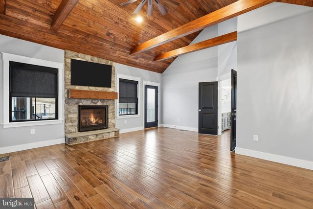 176 FENSTERMAKER RD, Kutztown, PA 19530