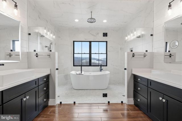 176 FENSTERMAKER RD, Kutztown, PA 19530