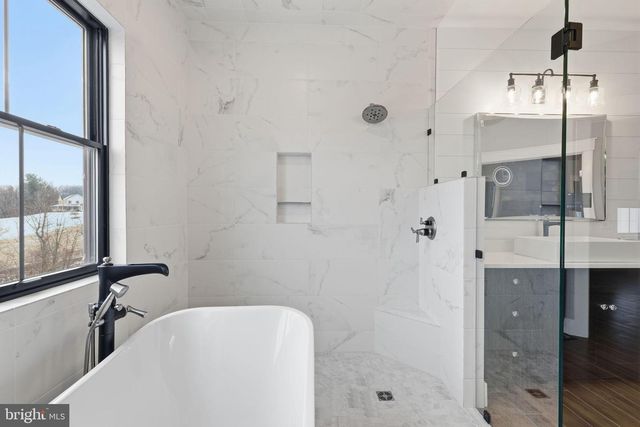 176 FENSTERMAKER RD, Kutztown, PA 19530