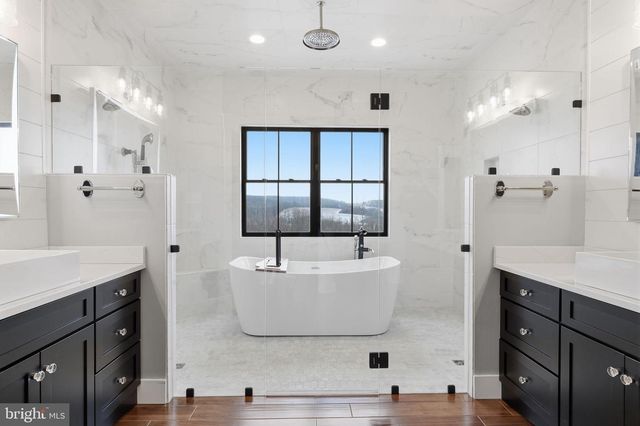 176 FENSTERMAKER RD, Kutztown, PA 19530