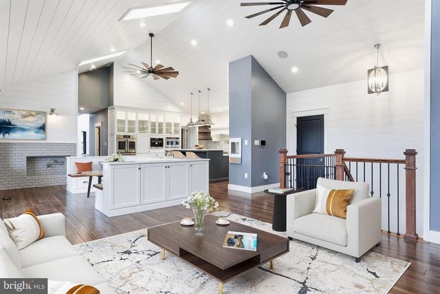 176 FENSTERMAKER RD, Kutztown, PA 19530