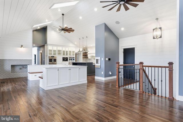 176 FENSTERMAKER RD, Kutztown, PA 19530