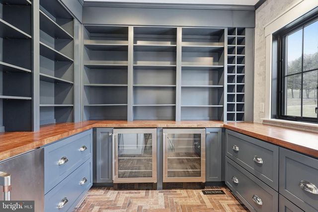 176 FENSTERMAKER RD, Kutztown, PA 19530