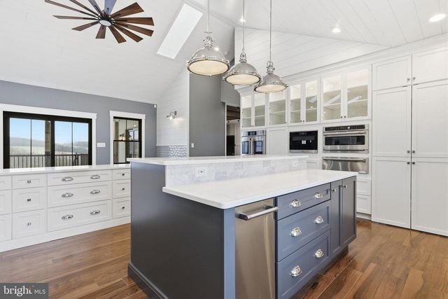 176 FENSTERMAKER RD, Kutztown, PA 19530