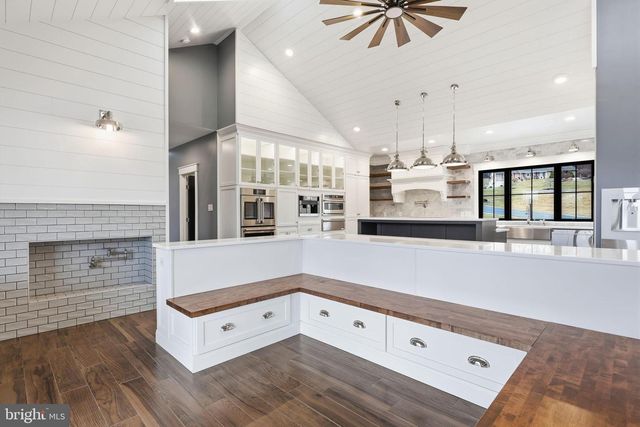 176 FENSTERMAKER RD, Kutztown, PA 19530