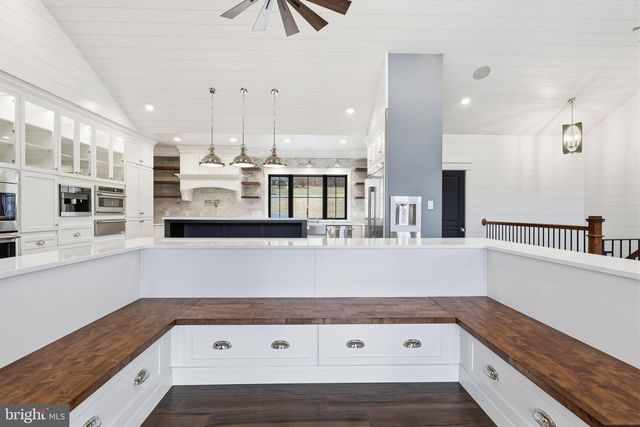 176 FENSTERMAKER RD, Kutztown, PA 19530