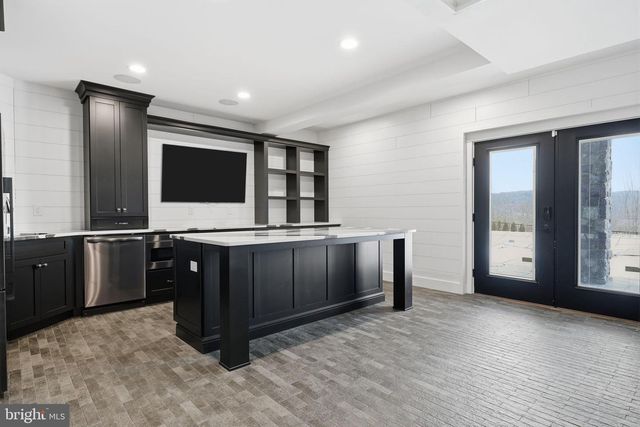 176 FENSTERMAKER RD, Kutztown, PA 19530