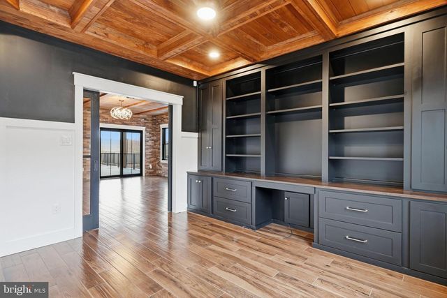 176 FENSTERMAKER RD, Kutztown, PA 19530