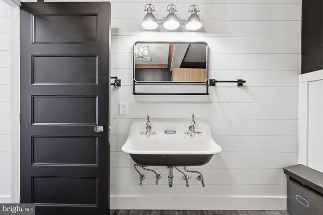 176 FENSTERMAKER RD, Kutztown, PA 19530