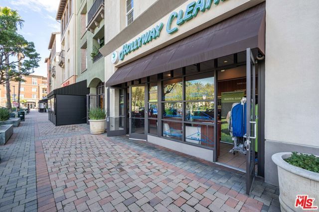 7100 Playa Vista Drive 120, Los Angeles, CA 90094