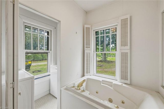 7388 Old 421 Road, Liberty, NC 27298