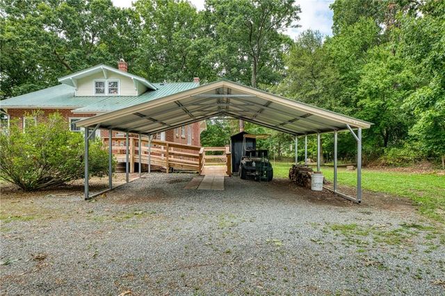 7388 Old 421 Road, Liberty, NC 27298