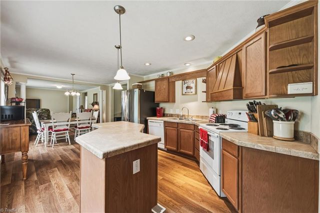 7388 Old 421 Road, Liberty, NC 27298