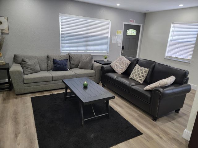 1600 NW 2nd Avenue, Fort Lauderdale, FL 33311