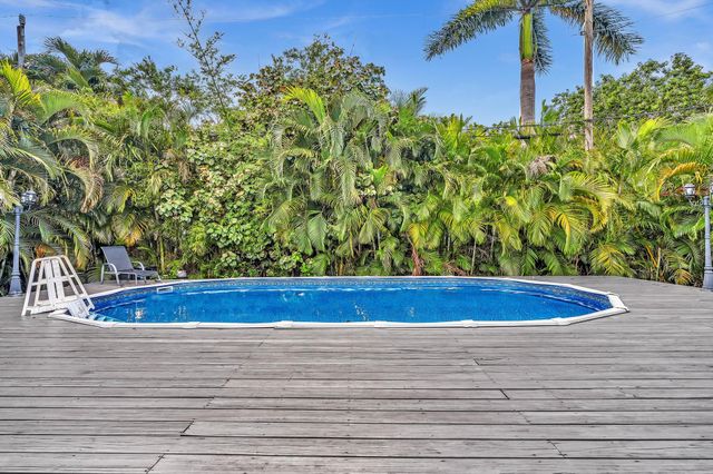 1600 NW 2nd Avenue, Fort Lauderdale, FL 33311