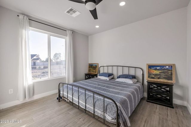 11224 W TETHER Trail W, Peoria, AZ 85383
