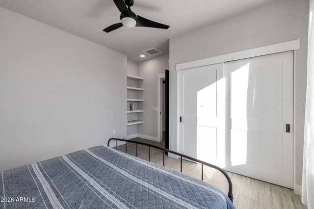 11224 W TETHER Trail W, Peoria, AZ 85383