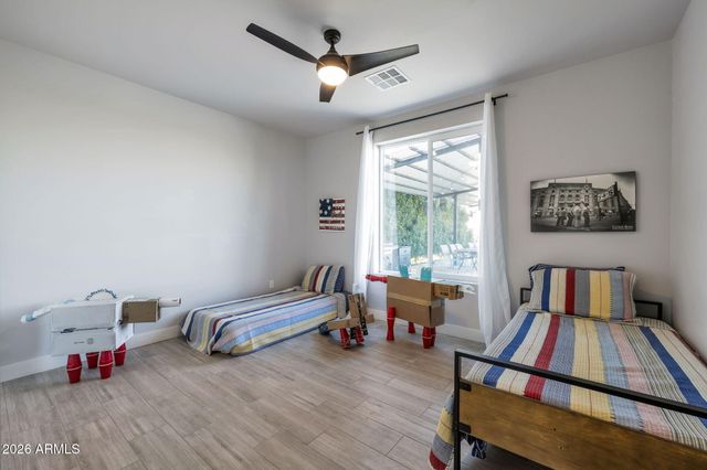 11224 W TETHER Trail W, Peoria, AZ 85383