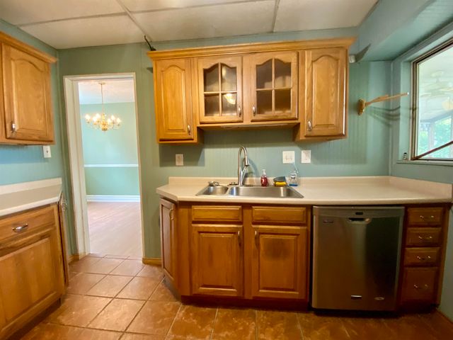 15 Roland Park Drive, Huntington, WV 25705