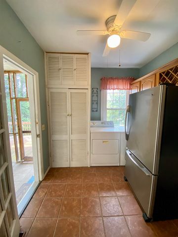 15 Roland Park Drive, Huntington, WV 25705