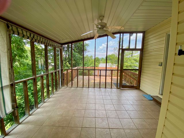 15 Roland Park Drive, Huntington, WV 25705