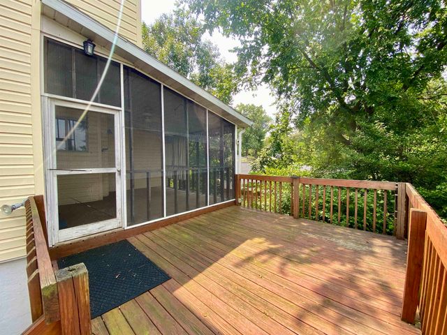 15 Roland Park Drive, Huntington, WV 25705