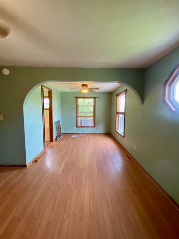 15 Roland Park Drive, Huntington, WV 25705