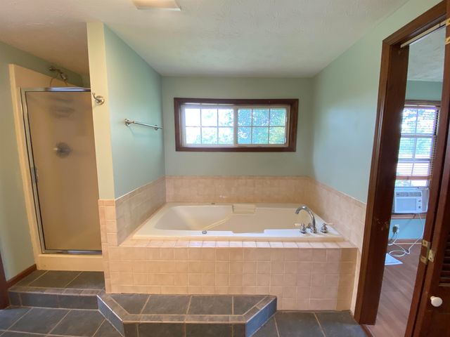 15 Roland Park Drive, Huntington, WV 25705