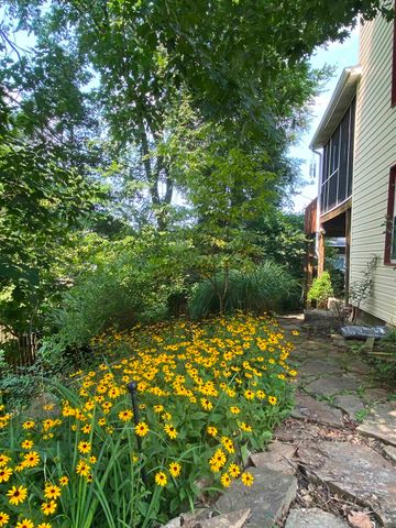 15 Roland Park Drive, Huntington, WV 25705
