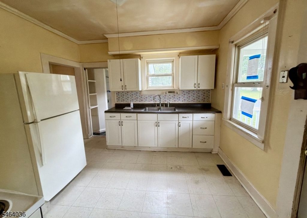 31 Fourth St, Hillsborough Twp., NJ 08821 — photo 5
