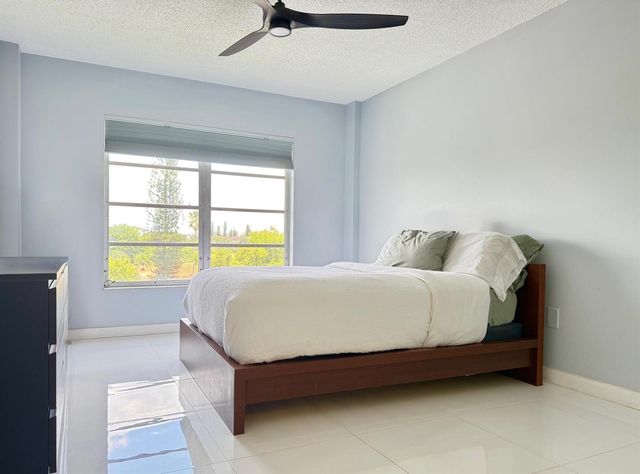 4164 Inverrary Drive 404, Lauderhill, FL 33319
