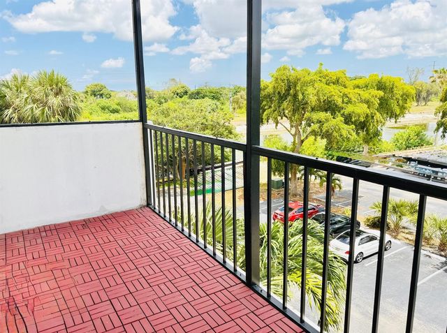 4164 Inverrary Drive 404, Lauderhill, FL 33319